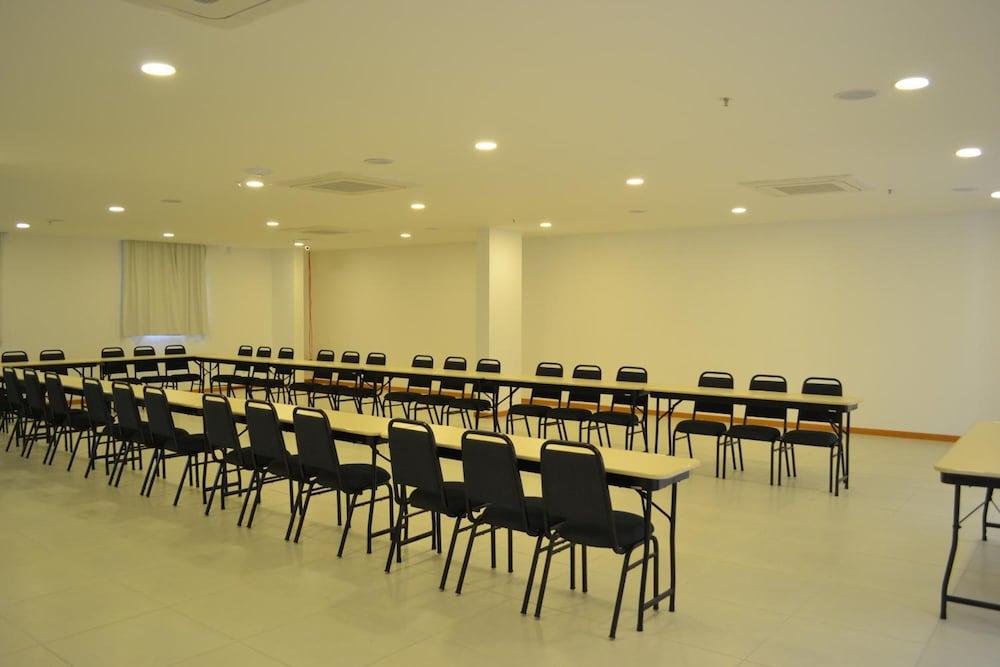 Oasis Cabo Frio Hotel Екстер'єр фото